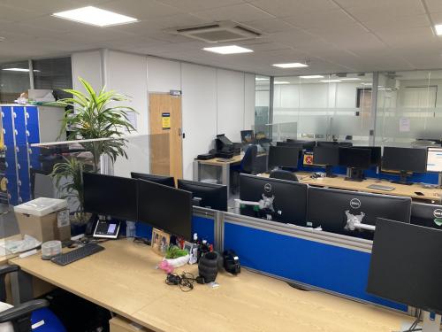 Unit 19-20, Neptune Court, Vanguard Way, Caerdydd, CF24