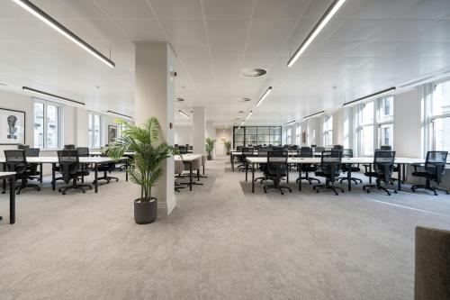 10 Throgmorton Avenue, City of London, London, EC2N