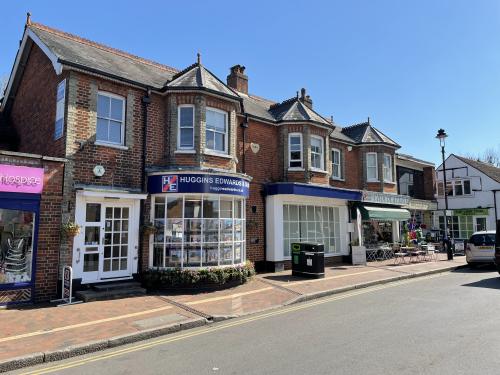 11-17a High Street, Leatherhead, KT23