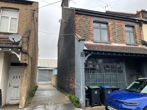 R/O 209 - 225 Davidson Road, Croydon, CR0