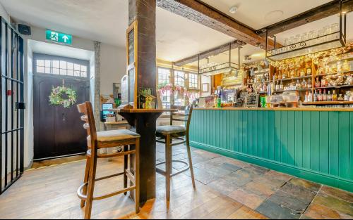 The Cromwell, 9-11 North Bar Street, Banbury, OX16
