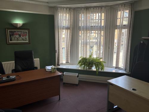 1-2 Mint Walk, Croydon, CR0