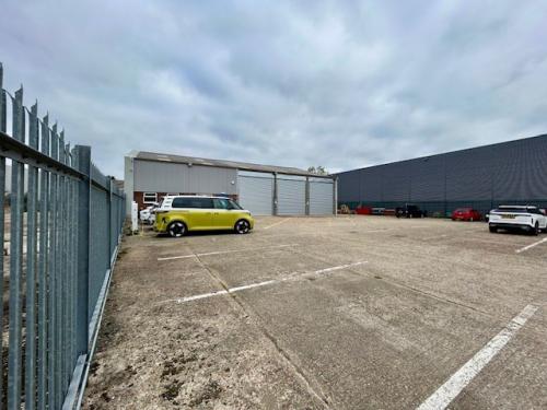 Unit B, Daytona Drive, Colthrop, Thatcham, RG19