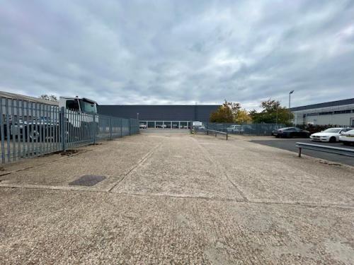 Unit B, Daytona Drive, Colthrop, Thatcham, RG19