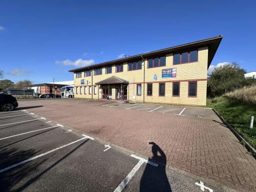 Unit 4, Thame Park Business Centre, Wenman Road, Thame, OX9