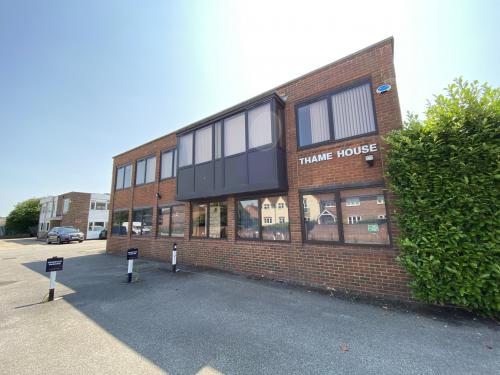 Thame House, Thame Road, Haddenham, HP17