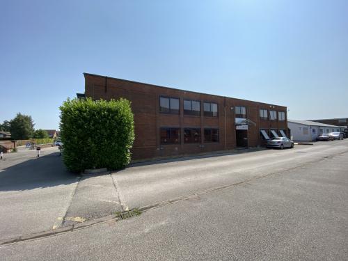 Thame House, Thame Road, Haddenham, HP17