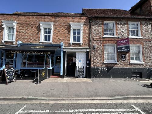 Offices F1 & F2 Offices F1 & F2 Jordan's Courtyard, Upper High Street, Thame, OX9
