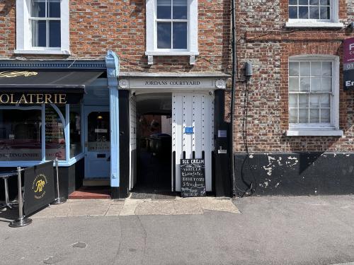 Offices F1 & F2 Offices F1 & F2 Jordan's Courtyard, Upper High Street, Thame, OX9