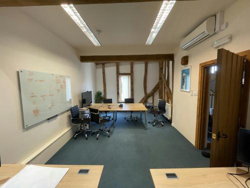 Suite 2 The Threshing Barn, North Weston, Thame, OX9