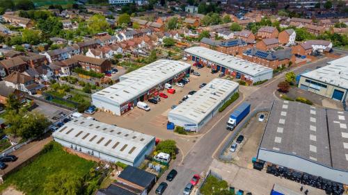 Unit 16, Vale Industrial Estate, Southern Road, Aylesbury, HP19