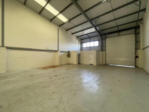 Unit 9, Vale Industrial Estate, Southern Road, Aylesbury, HP19