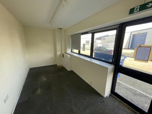 Unit 9, Vale Industrial Estate, Southern Road, Aylesbury, HP19