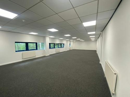 Unit 10, Kingsmark Freeway, Bradford, BD12