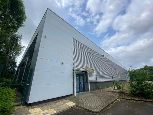 Unit 10, Kingsmark Freeway, Bradford, BD12