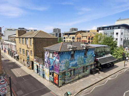 Bridge House, 283 Kingsland Road, Hackney, London, E2