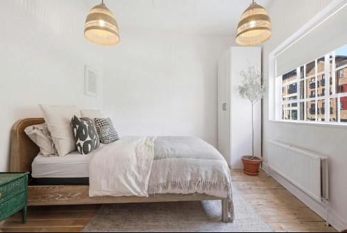Bridge House, 283 Kingsland Road, Hackney, London, E2