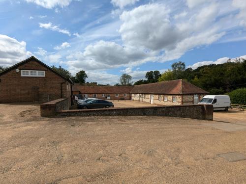 The Malthouse North, Shoelands Farm, Seale Lane, Puttenham, GU10