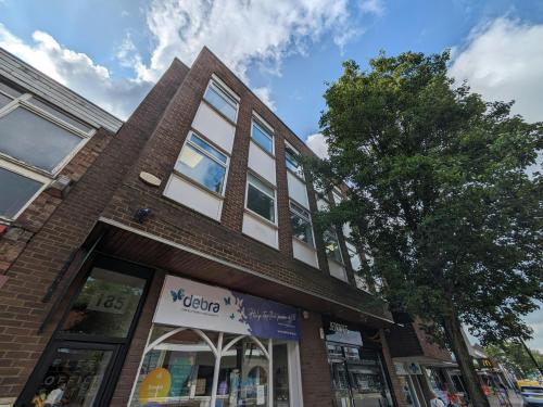 185 Fleet Road, Fleet, GU51