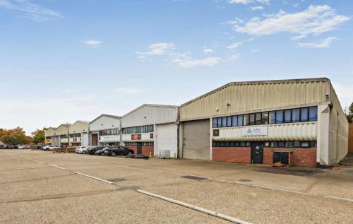 Units 3,5 & 8, Nimrod Industrial Estate, Reading, RG2