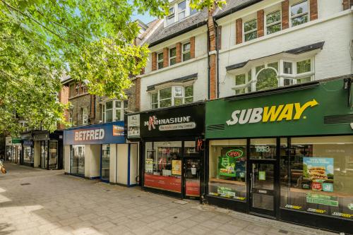261 Chiswick High Road, Chiswick, London, W4