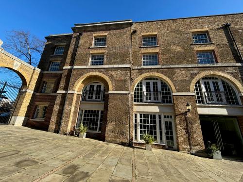 Unit 5, 350 The Highway, Limehouse, London, E1W