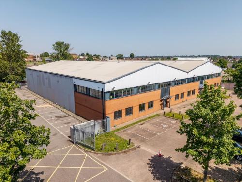 Unit B, 8 Laporte Way, Luton, LU4