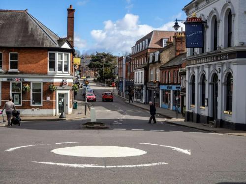 1 High Street, Harpenden, AL5