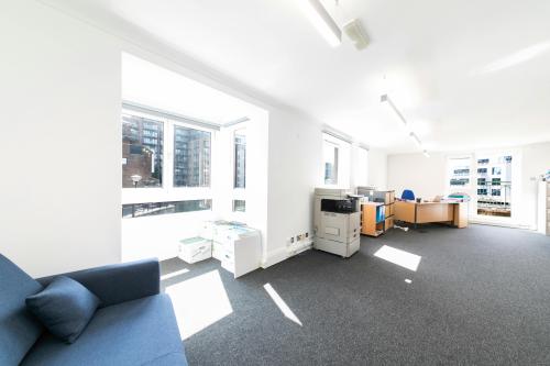Suite 3, 17 Pepper Street, Canary Wharf, London, E14