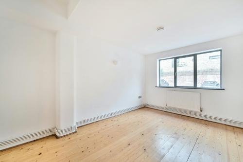 Unit F Anton Studios, 2-8 Anton Street, Hackney, London, E8