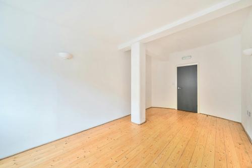 Unit F Anton Studios, 2-8 Anton Street, Hackney, London, E8