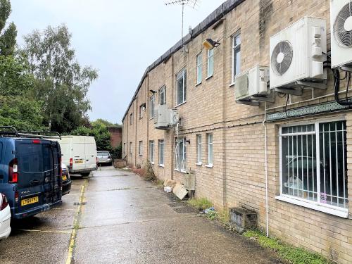 Unit 4 Thamesview, Newtown Road, Henley-on-Thames, RG9