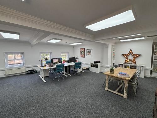 Office B, 44 North Street, Chichester, PO19