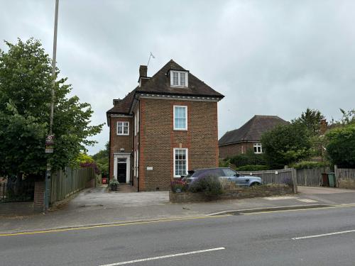Hill Place, London Road, Southborough, TN4