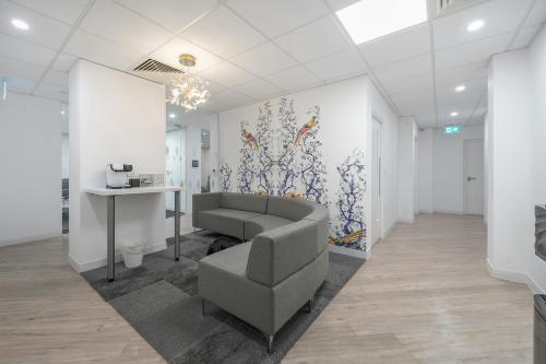 236 High Street, Stratford, London, E15