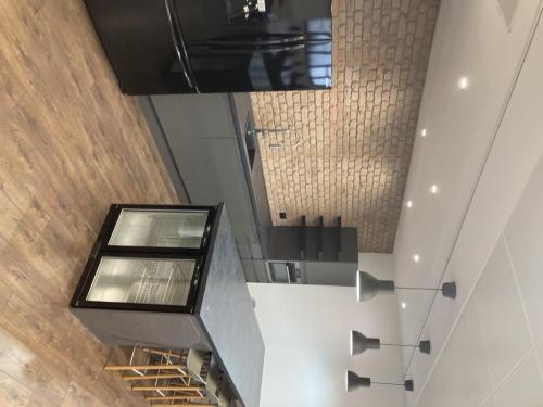 2 America Square, London, EC3N