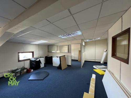 Unit 11, Lawson Hunt Industrial Park, Broadbridge Heath, RH12