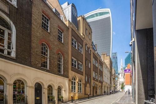 11-15 St Mary At Hill, City, London, EC3R