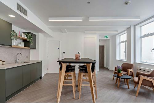 60 Cheapside, City, London, EC2V