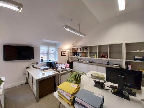 Suite 6a Chequers Barn, Chequers Hill, Bough Beech, Edenbridge, TN8