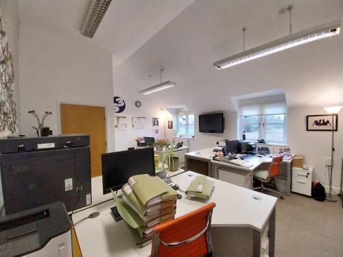 Suite 6a Chequers Barn, Chequers Hill, Bough Beech, Edenbridge, TN8