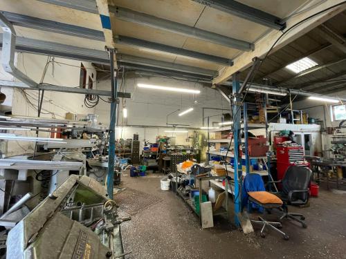 Unit B8, Thorpe Industrial Estate, Crabtree Road, Egham, TW20