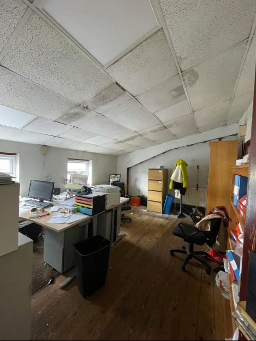 Unit B8, Thorpe Industrial Estate, Crabtree Road, Egham, TW20