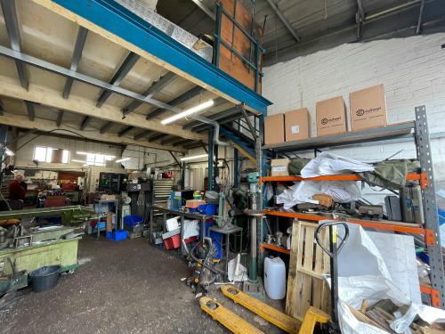 Unit B8, Thorpe Industrial Estate, Crabtree Road, Egham, TW20