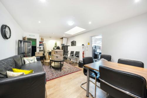 Unit 2 Colne Way, Colne Way Court, Watford, WD24