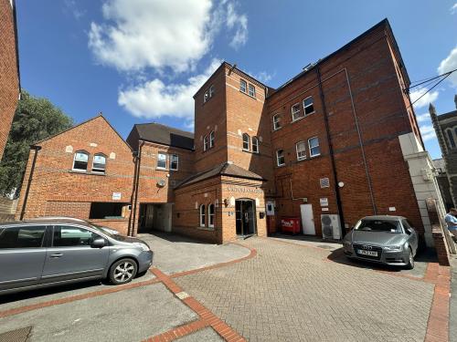 Suite 4A Victoria House, South Street, Farnham, GU9