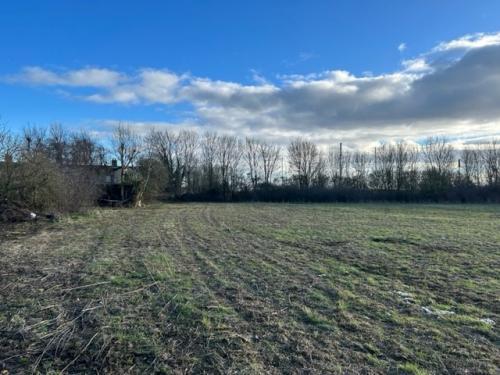John Howland Close, Henlow, SG16