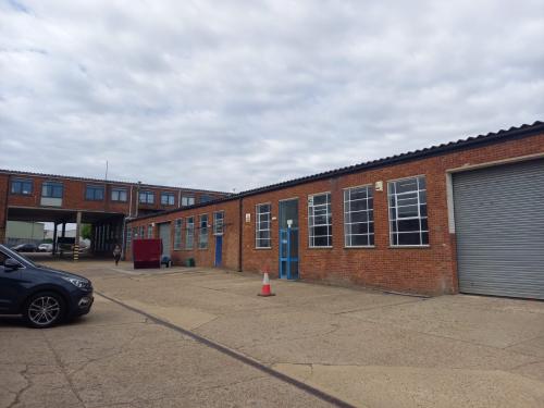 Unit Fx, 71/72 Wilbury Way, Hitchin, SG4