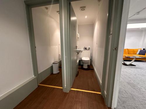 1 Sun Alley, Kew, TW9