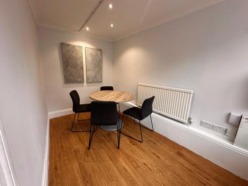 1 Sun Alley, Kew, TW9